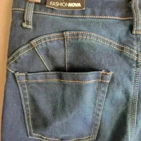 Brand New! FASHIONNOVA Women's Skinny Jeans Dark Blue Size 7 Pockets Mid Rise - Picture 4 of 7